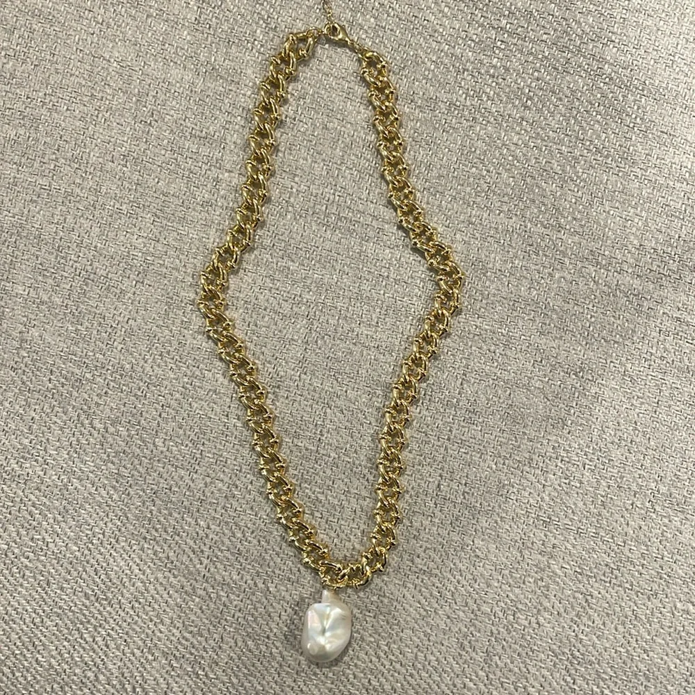18K Gold Plated Chain Necklace with Pearl Pendant - Picture 3 of 4